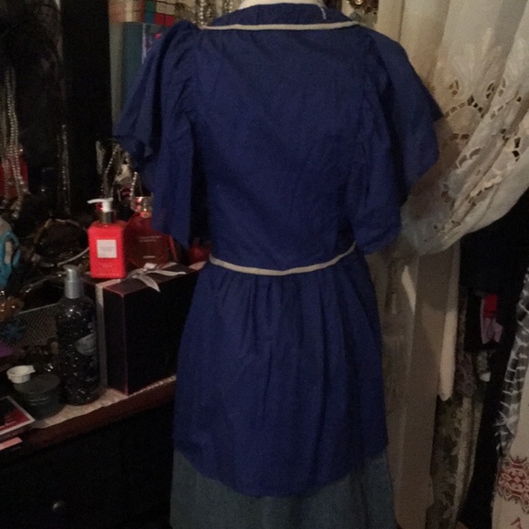 SEXY LOW CUT VS BLOUSE SZ MEDIUM - Picture 4 of 5